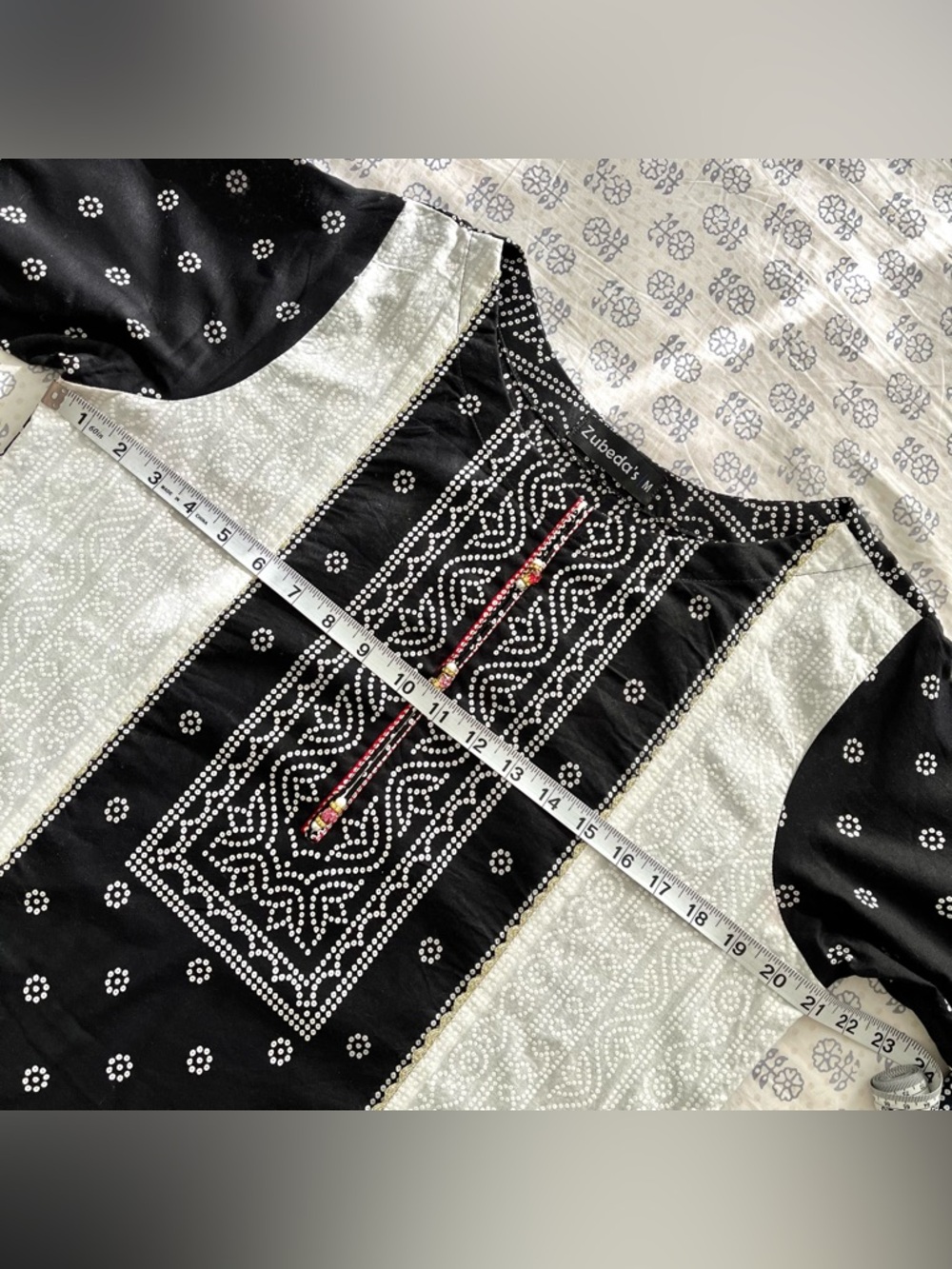 3pc Patterned Lawn Shalwar Kameez - Picture 10 of 12